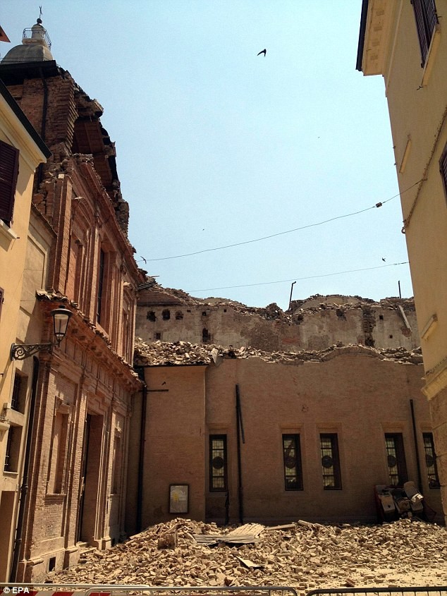 Τι άφησε πίσω του ο σεισμός στη Β. Ιταλία 